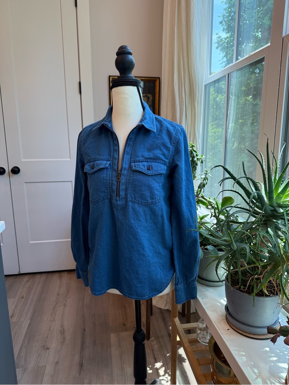 Madewell Zip Up Denim Shirt in XS